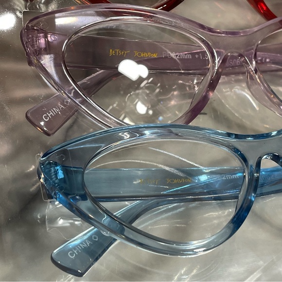 Betsey Johnson Stylish Cat-eye Readers Reading Glasses, Price Firm - Picture 5 of 9